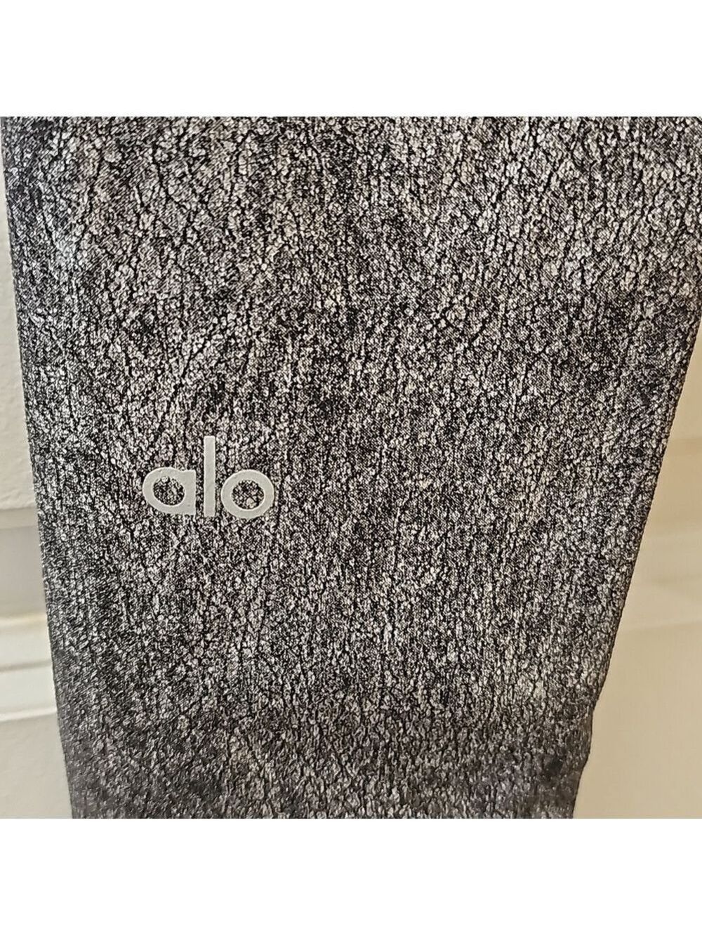 Alo full length metallic leggings - Picture 5 of 9